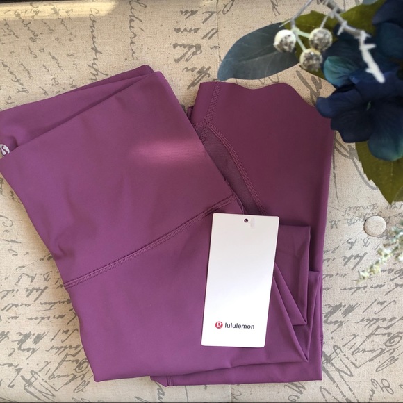lululemon athletica Pants - NWT Lululemon Wunder Under HR Crop Scallop 23”